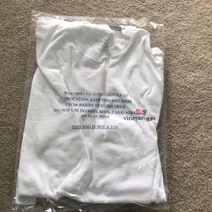 Vineyard Vines T-shirt